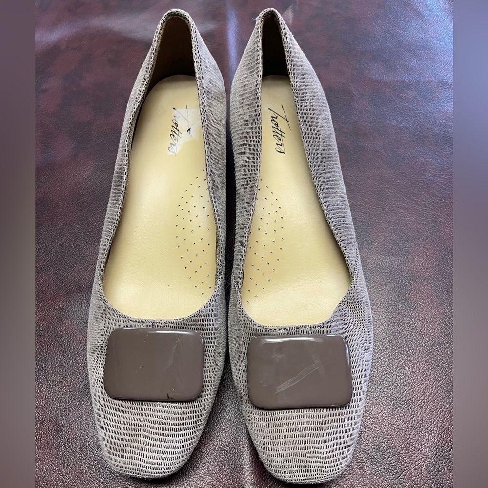 Trotters brown‎ suede and patent flats, size 10